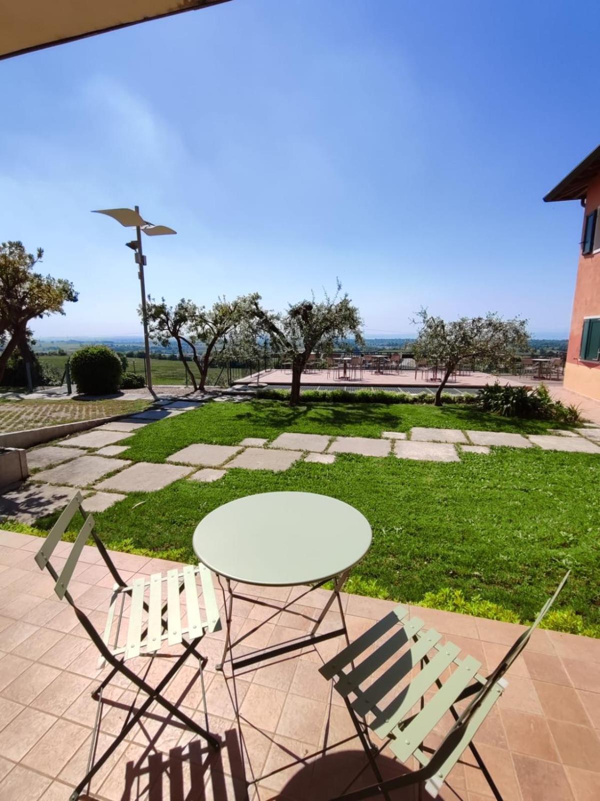 Nice Apartments Lake View & Free Parking Pastrengo Exterior photo